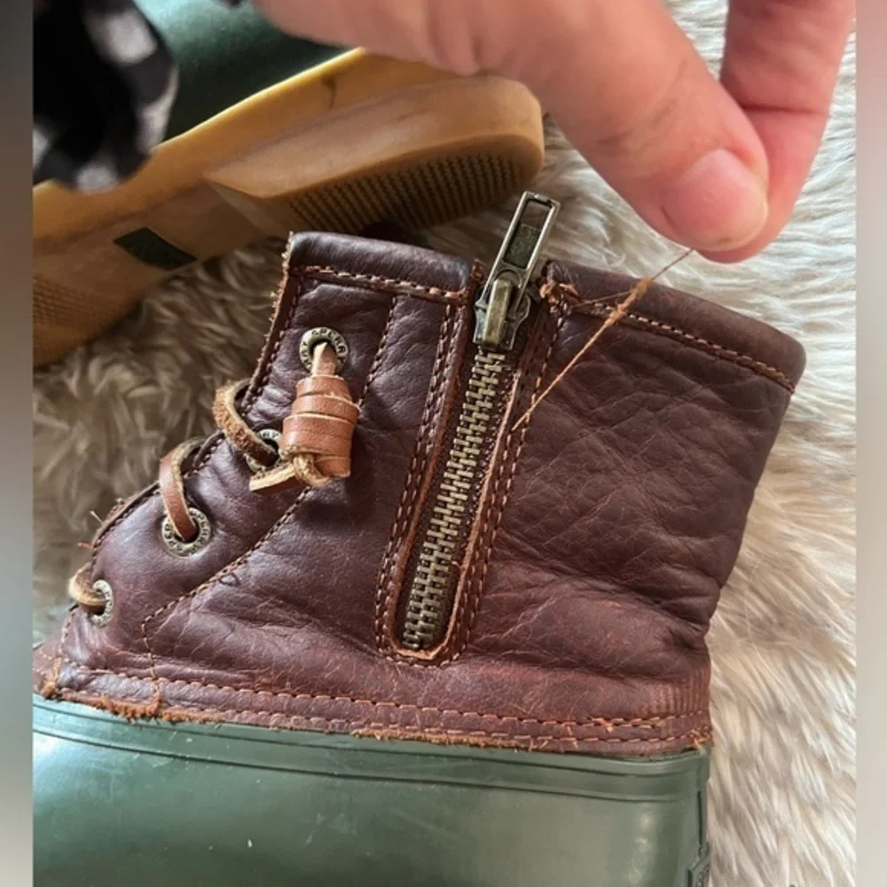 Sperry boots‎